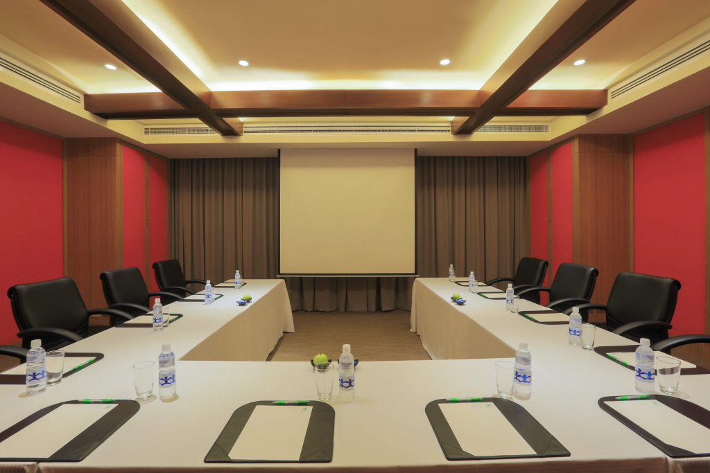 Holiday Inn & Suites Makati by IHG