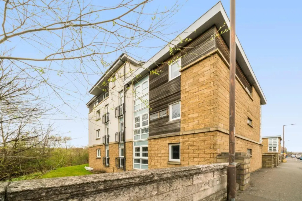 Saughton Suite with views of Water of Leith
