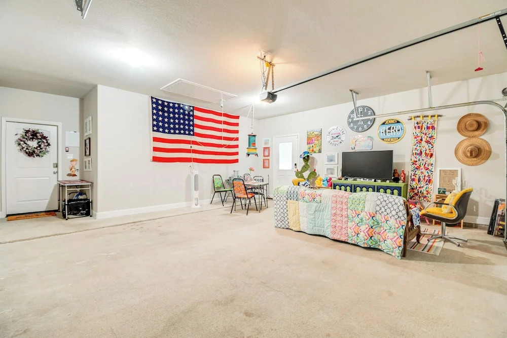 Gorgeous College Station Townhome w/ Patio!
