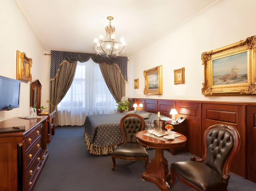 Hotel U Zlatého Stromu Prague by BHG