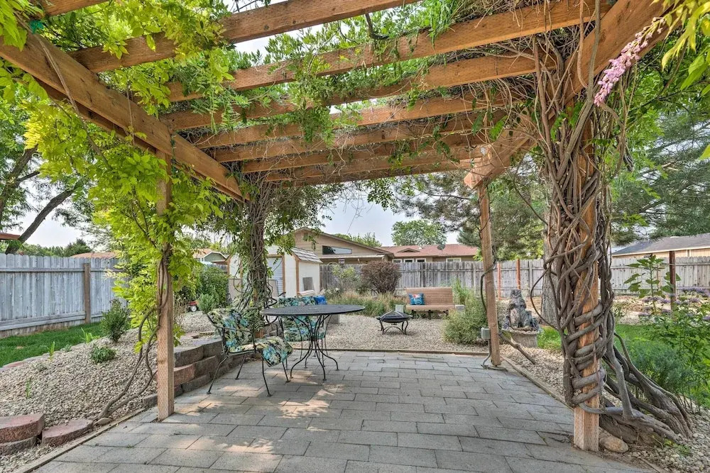 Idyllic Nampa Family Home With Hot Tub & Fire Pit!