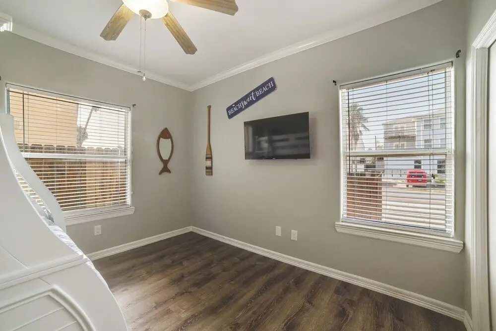 Modern Island Condo w/ Pool: Steps to the Beach!