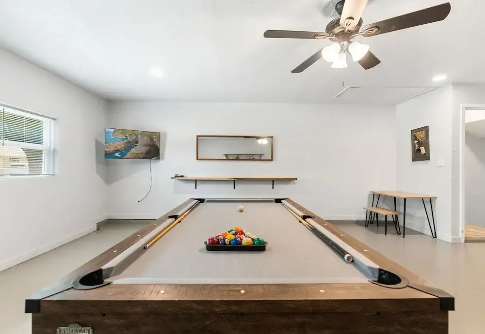 Spacious Retreat 8 Bedroom River