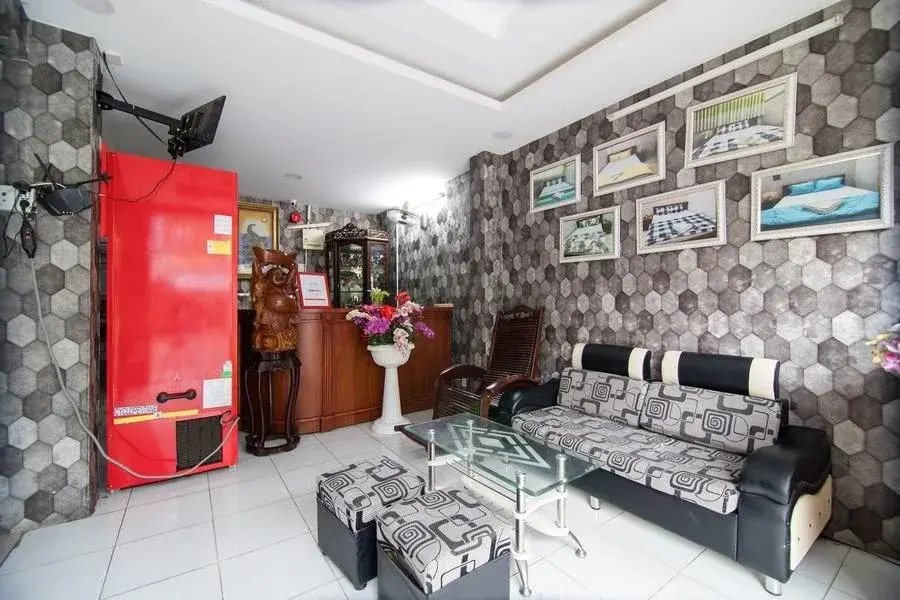 RedDoorz near Bau Cat Residence