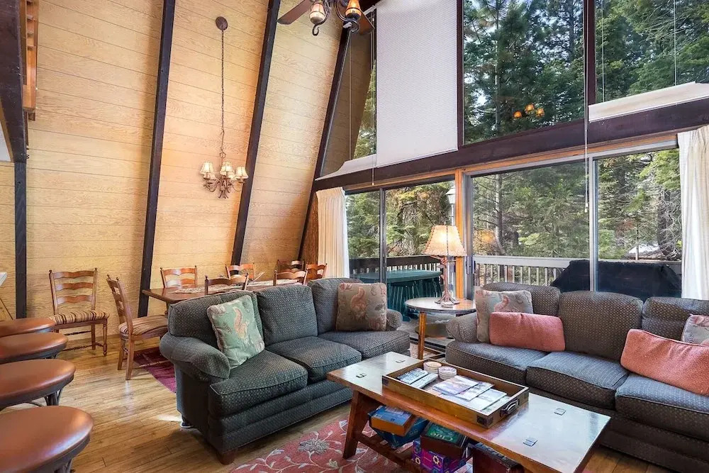 Large Deck and Bonus Room Plus Unique Features #146
