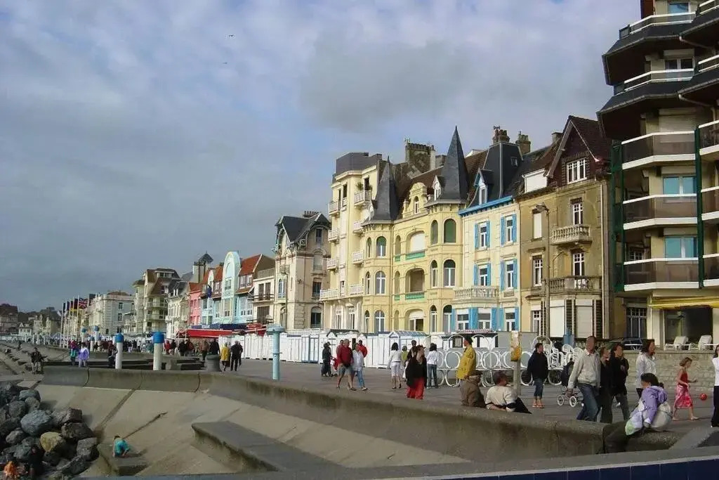 Wimereux 30m2 1 chambre et 1 canapé lit à 2 pas de la plage et du centre