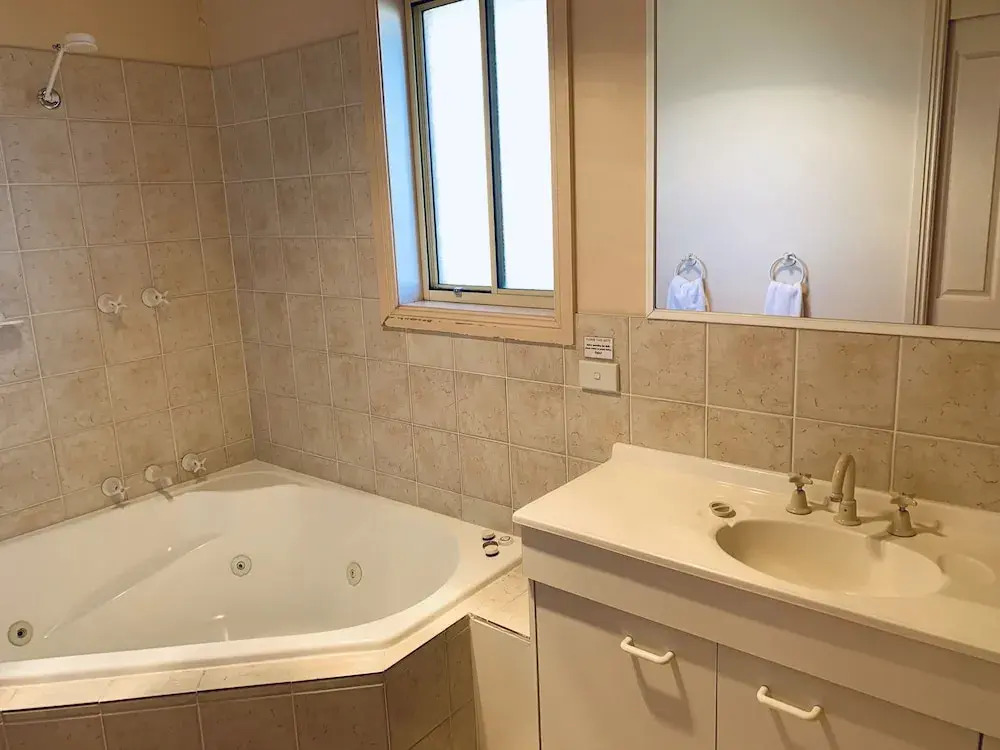 Beloka 7 - 2BR Townhouse l Lake Views l Spa Bath l WiFi