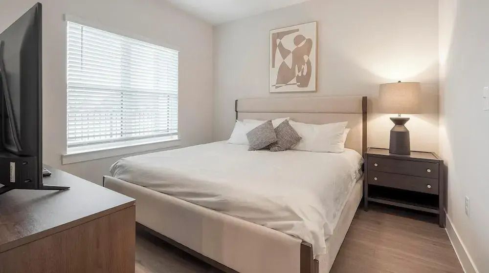 Landing Apartments near Navarro ISD