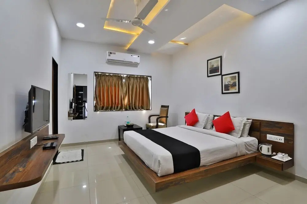 The Grand President By OYO Rooms