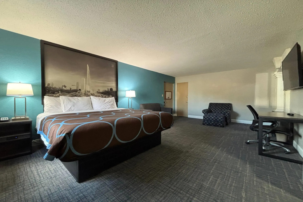 Super 8 by Wyndham Belleville St. Louis Area
