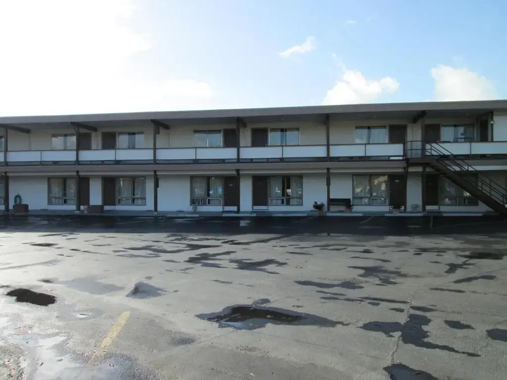 Town House Motel Inc