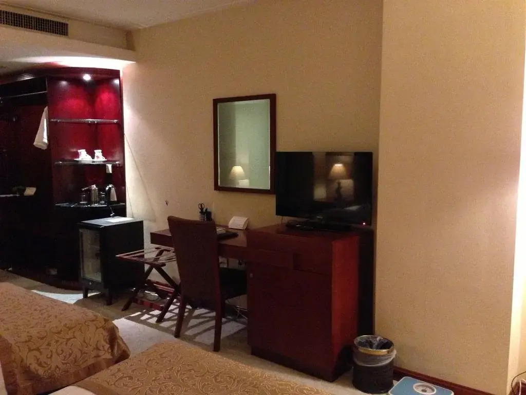 Eagle Canyon Hotel