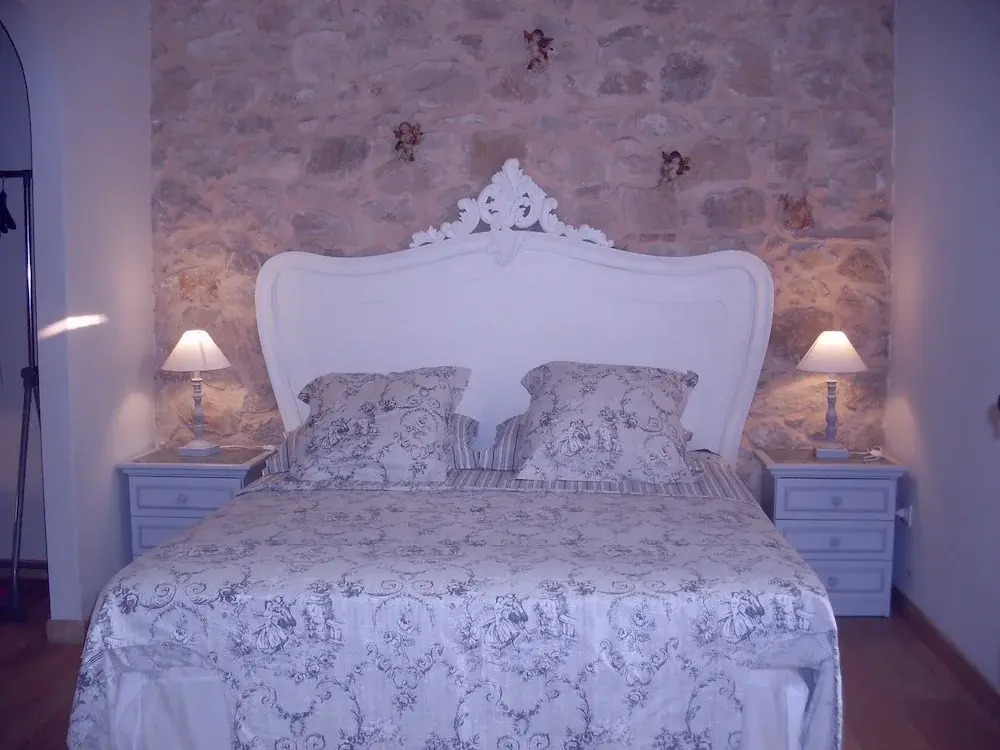 B&B H.M.