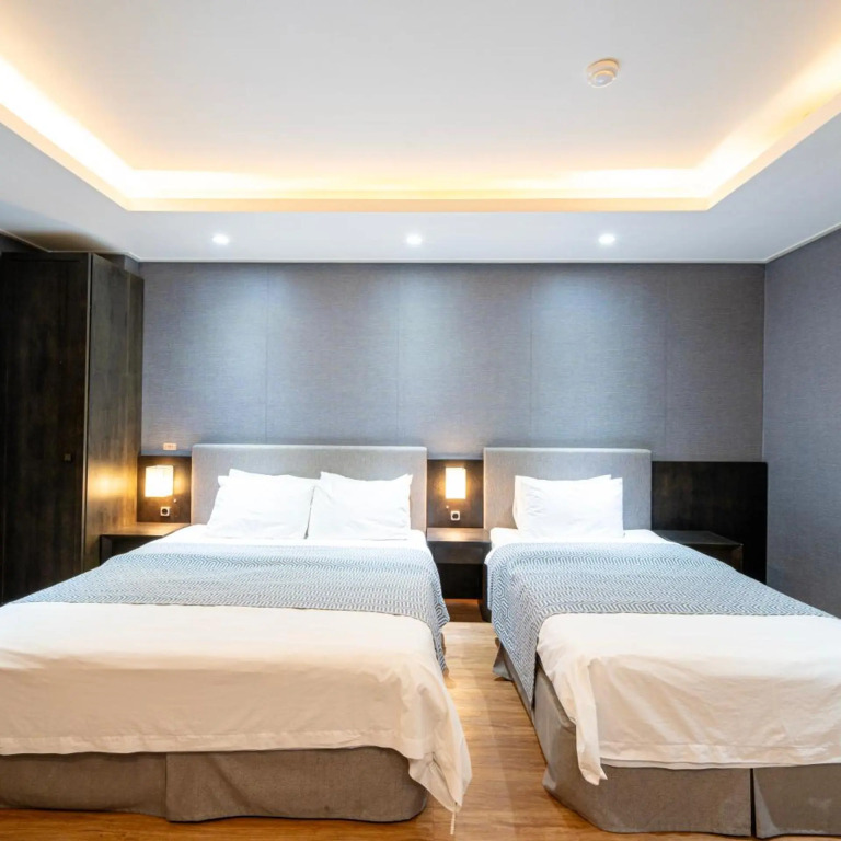 I-check Hyunjin Hotel