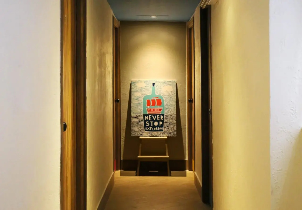 Just Hotel