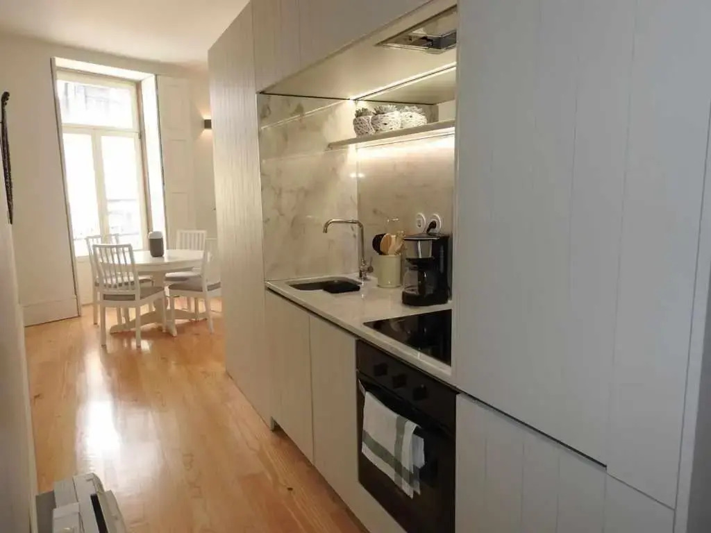 Oporto Delight 1 Luxury Apartment in Historic Center with Balcony Max 4 p