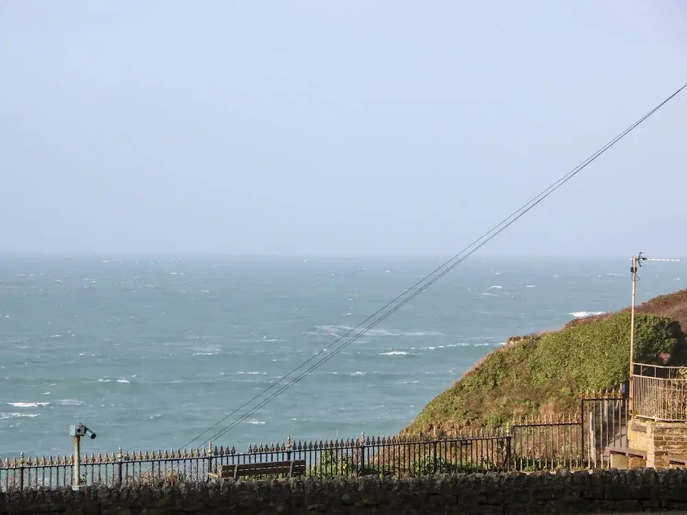 31 Cliff Edge