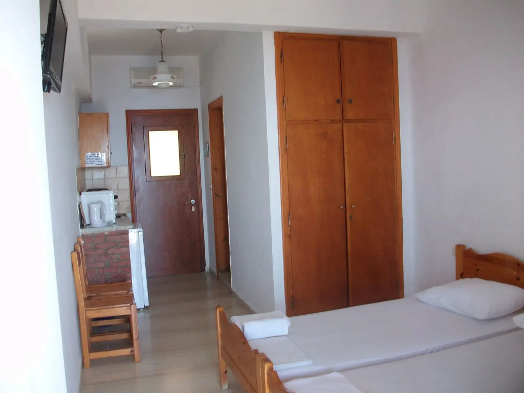 Aronis Apartments