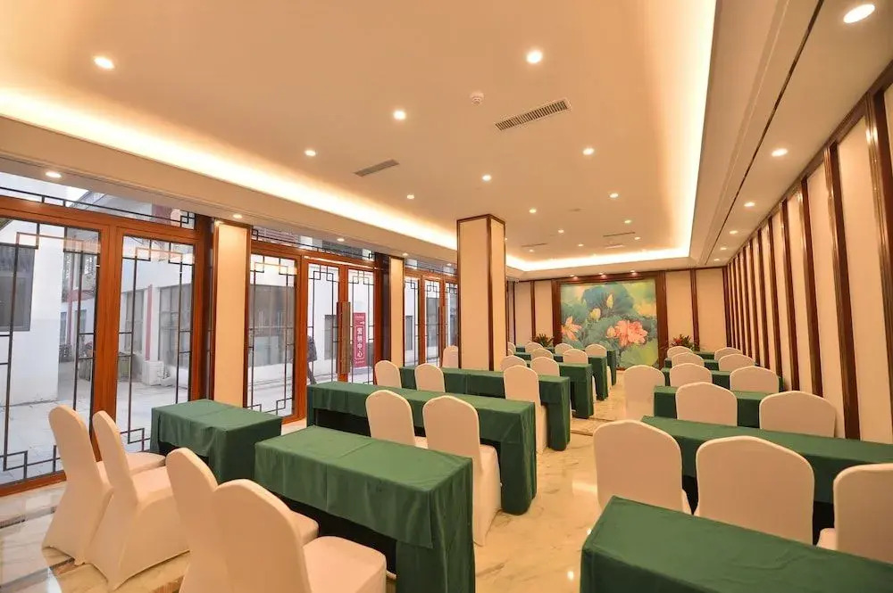 Jingcui Huanyi Hotel
