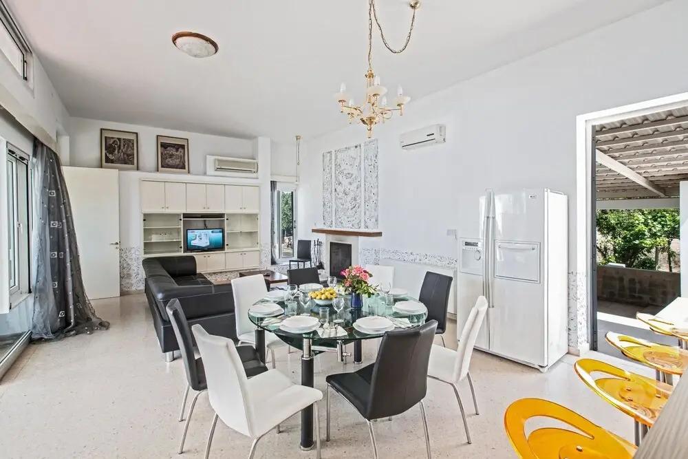 Celebrity Villa Jamie Laing