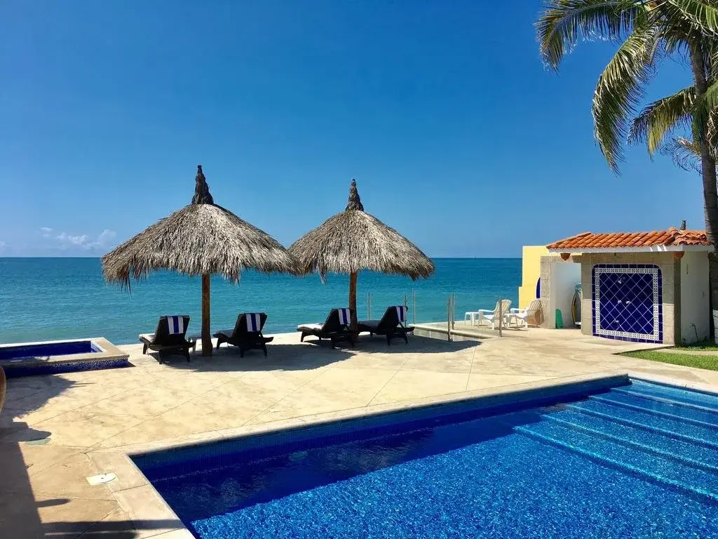 El Sol La Vida Beach Front Resort