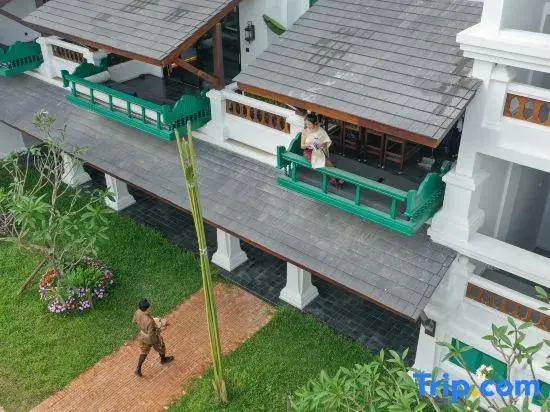 Manyin · Daoxiang · Laos · Coconut Grove Resort Villa