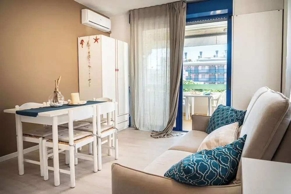Tastefully Furnished Flat With Lateral sea View