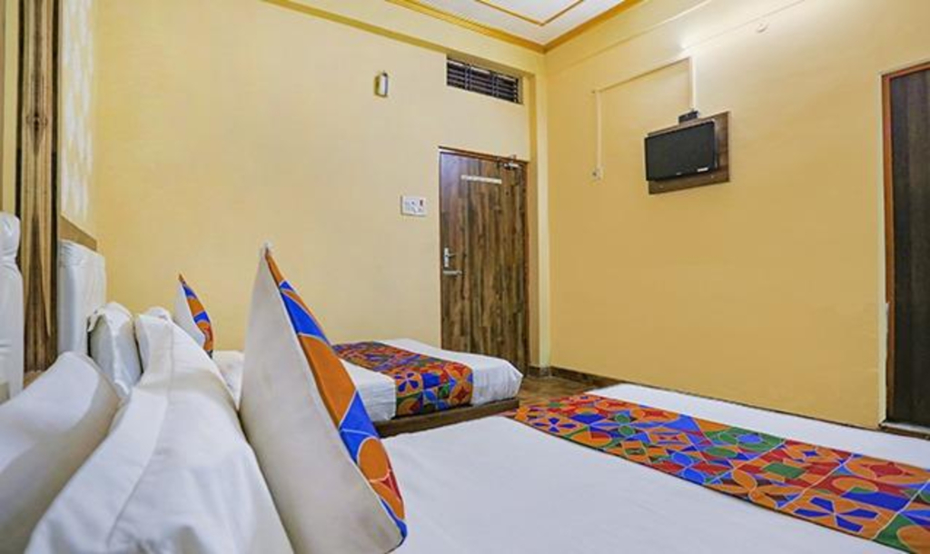 Fabhotel Shivam Palace