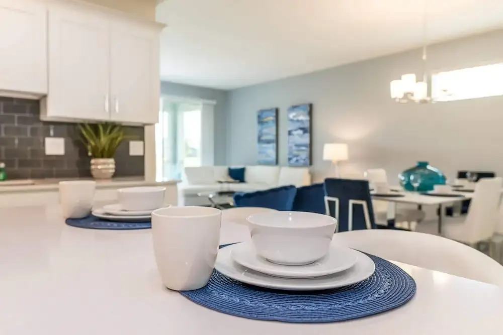 Posh and Spacious 3BD Condo With Patio, Pond View and Close to Disney! #3sl108