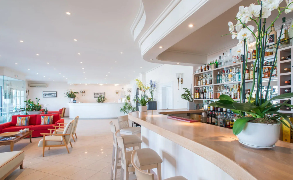 Hotel Adonis