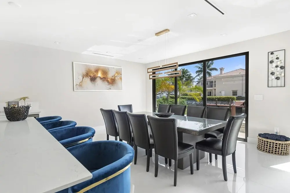 Waterfront Villa in Hollywood! Heated Pool and Game room