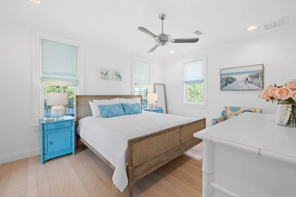 "sun Haven" In Watercolor Golf Cart Included! 4 Bedroom Home by RedAwning