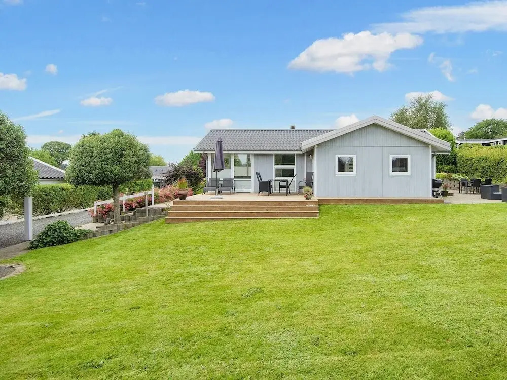 6 person holiday home in Hejls