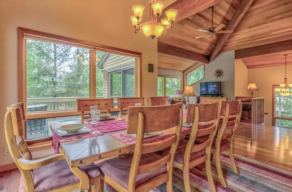 2 Tan Oak-Hot Tub-3BR/2BA