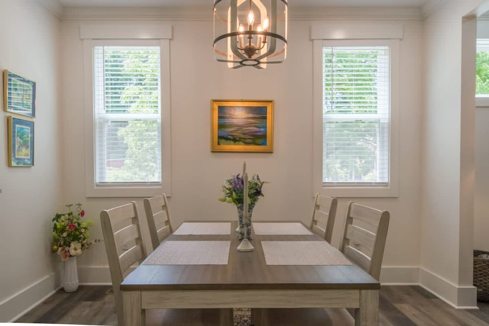 Charming 3BR w Balconies Walk to Flat Rock Playhouse