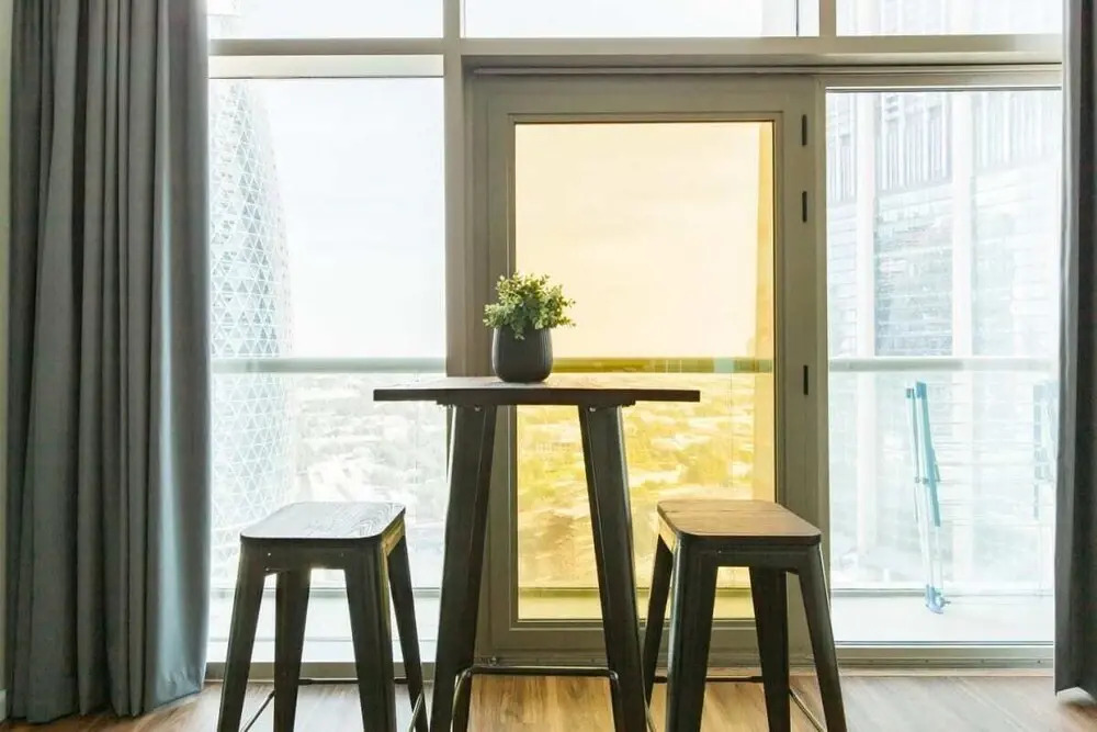 Comfy Trendy Apartment Steps Away From the Metro