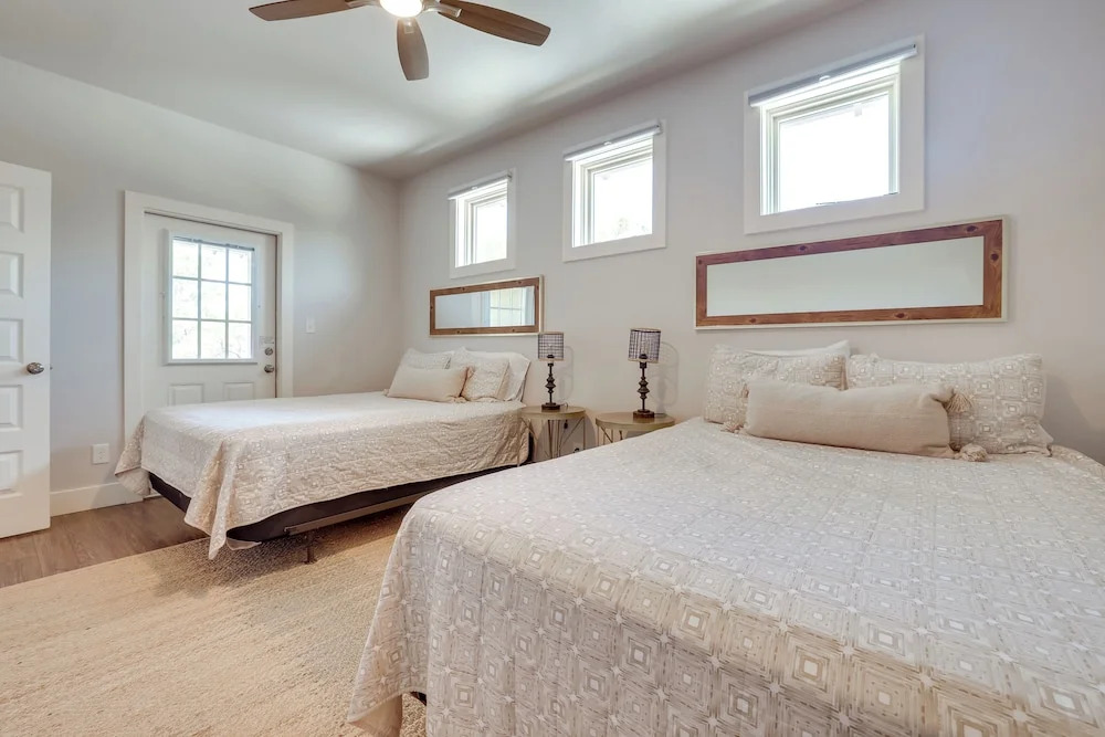 Modern Home < 1 Mi to Dwtn San Antonio & Riverwalk