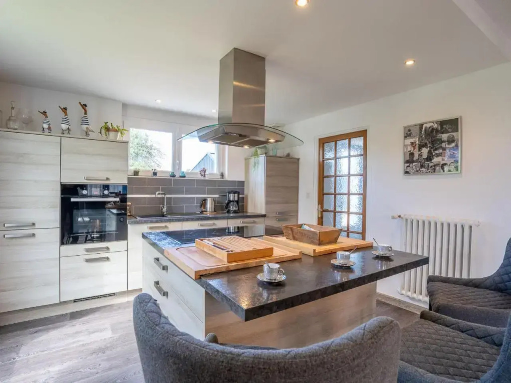 Holiday Home Ty Manolo by Interhome
