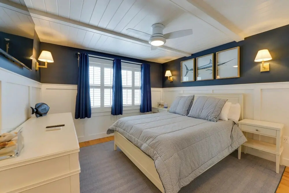 Avalon Vacation Rental w/ Porch & Grill!