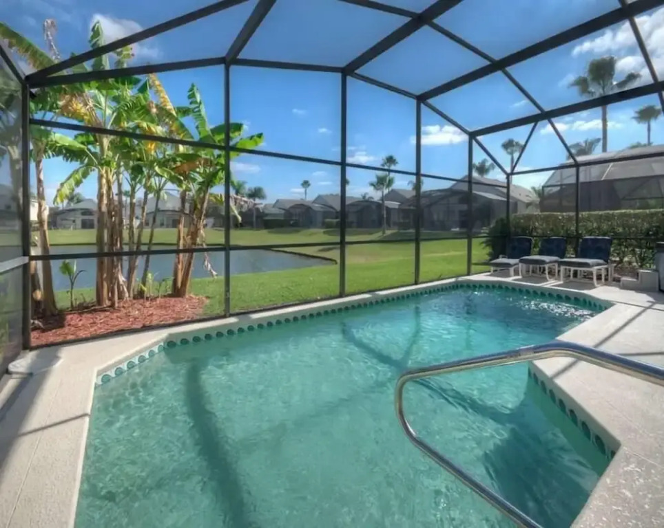 Ref 04 Superb 4 Bed Villa With Lake View Private Pool