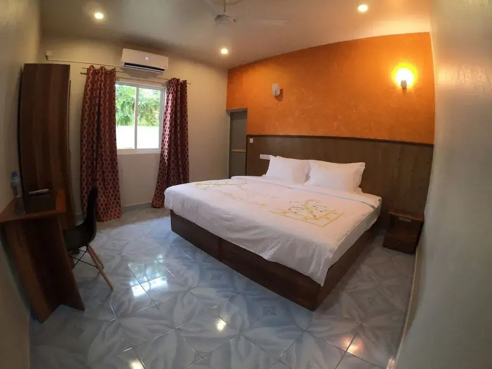 Omadhoo Inn