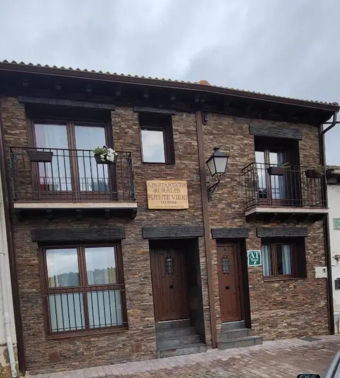 Puente viejo de Buitrago CASA ENCINA
