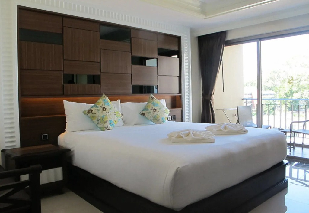 March Hotel