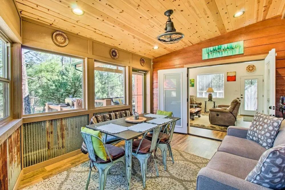 Near Hiking Cabin with Deck and Grill in Show Low