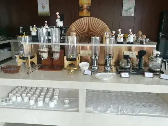 Chuxiong Longyu Hotel (Traditional Chinese Medicine Hospital Store）)