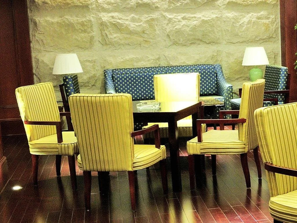La Palazzo Hotel