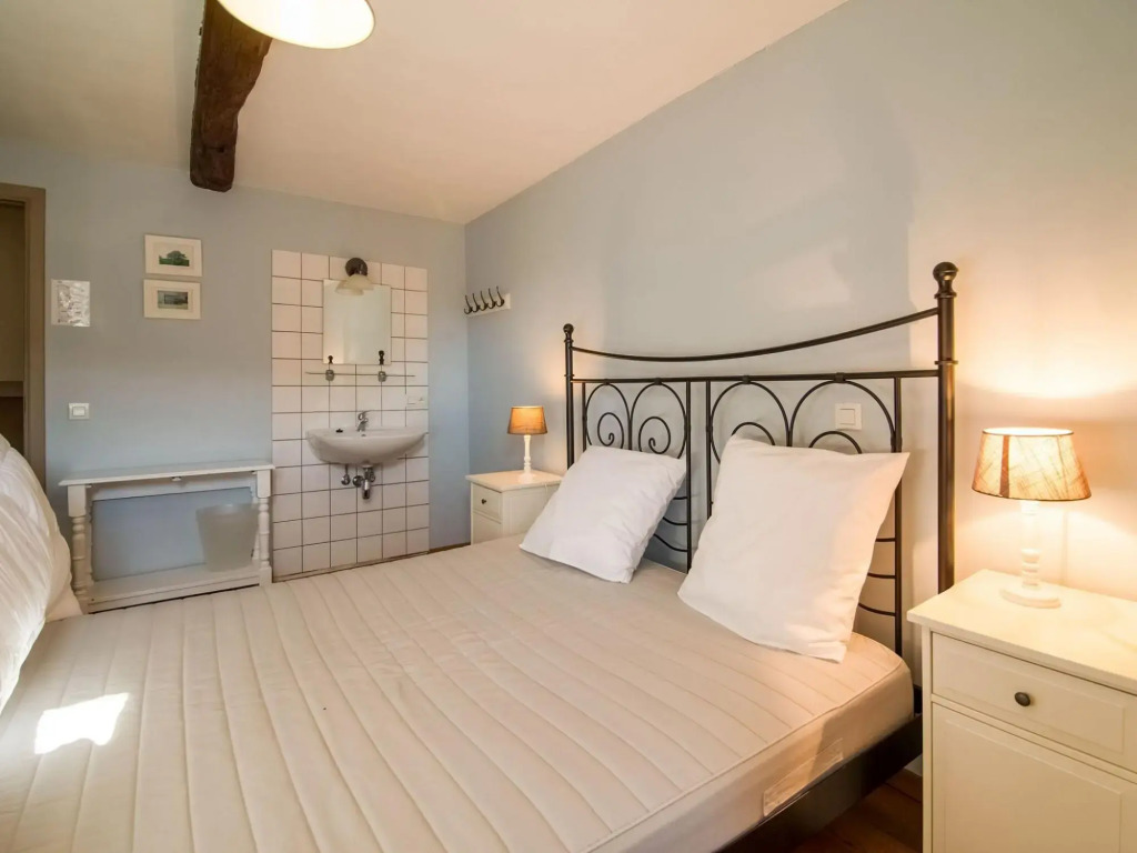 Timeless Cottage In Vresse-Sur-Semois With Terrace
