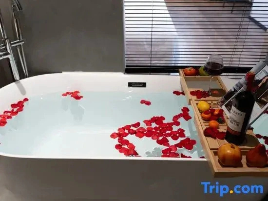 Zhuying Wanghe Garden Hotel (Luoyang Luoyi Ancient City Li Jing Gate Cross Street Branch）