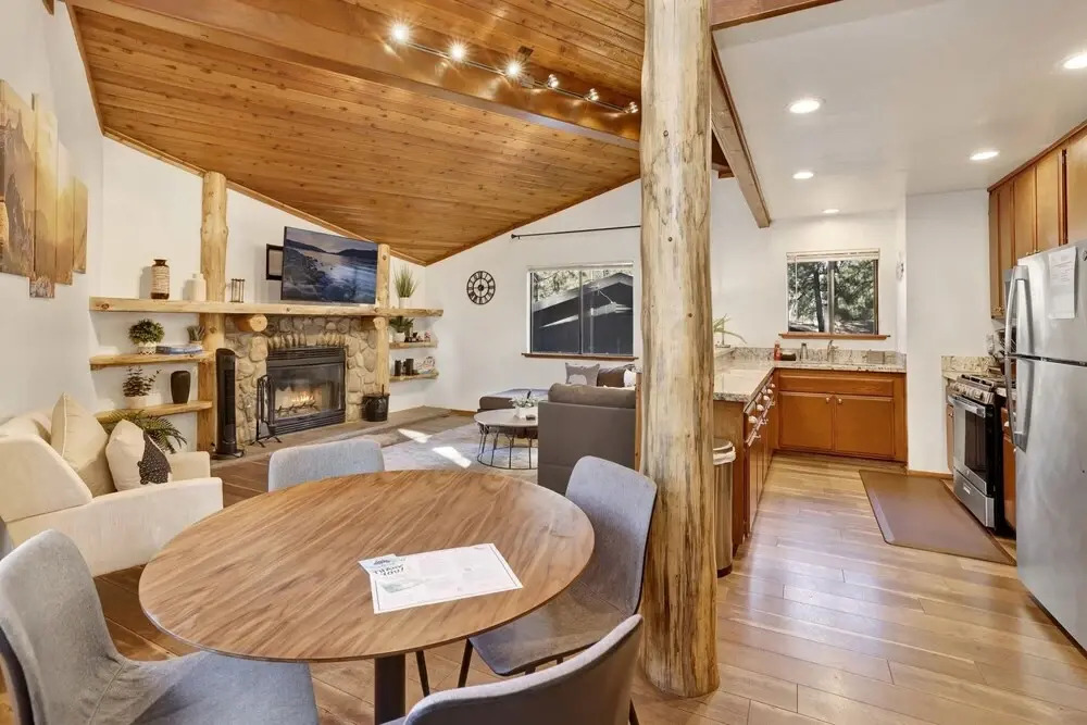 2210-sherwood Chalet 2 Bedroom Home by Redawning