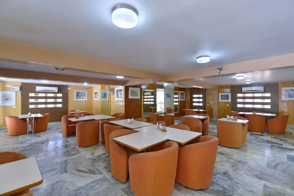 OYO 10499 Hotel Shiv Shakti